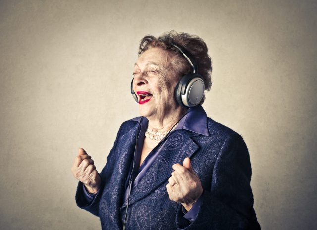 Radio can reduce loneliness, isolation in older people