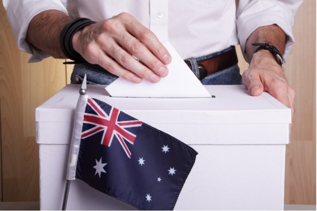 australians-to-vote-picture-id500306178-1